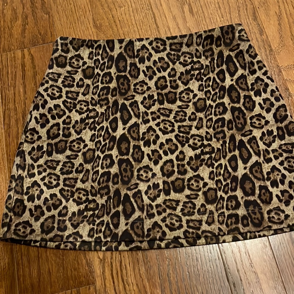 Pink Lily Leopard skirt